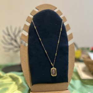 EvoraLuxe Golden Beaded Leaf Necklace – Elegant Charm Pendant